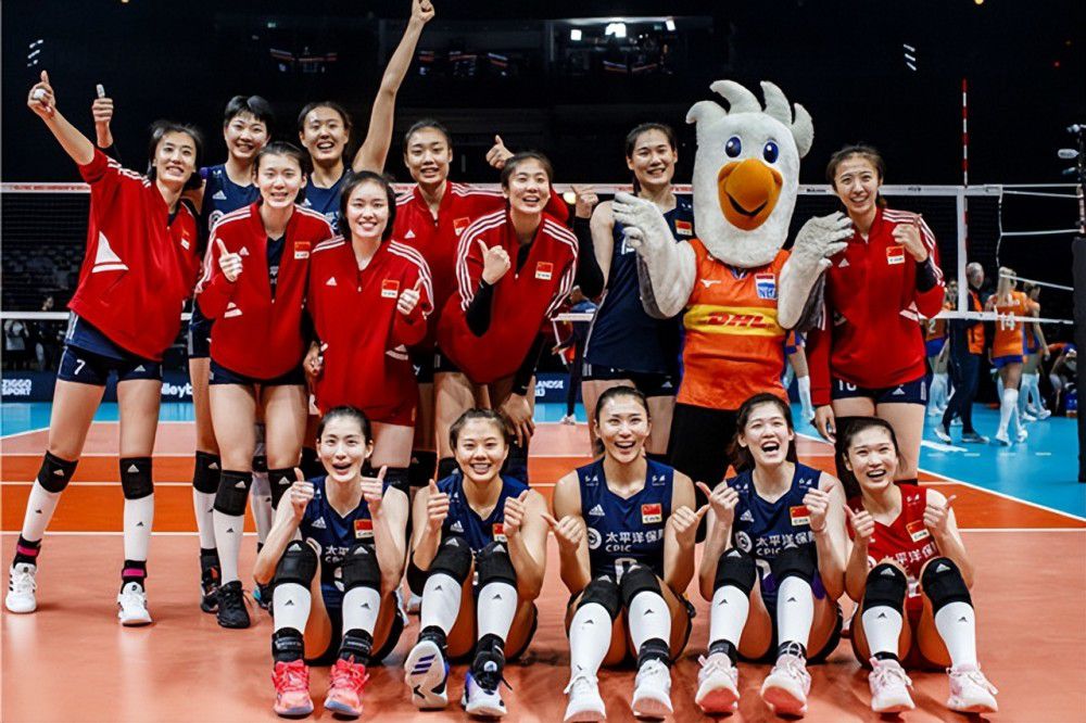 TA：切尔西冬窗无法召回卢卡库，球员租借合同中无相应条款据The Athletic消息，切尔西在将卢卡库外租至罗马的合同中，没有设置召回球员的条款。